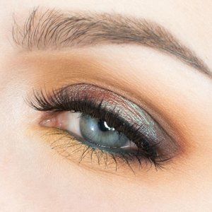 Last one! MAC THESE BAGS ARE DESIGNER shadow NIB Powder Kiss